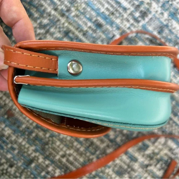 Vera Pelle Aqua Leather Crossbody Travel Bag - Picture 9 of 13